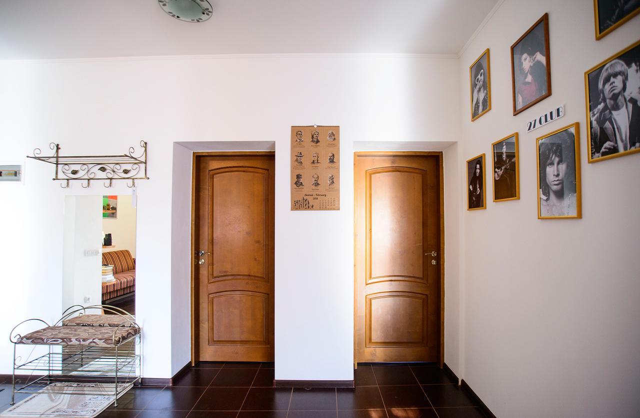 Art-House Apartment Uzhhorod Exterior photo