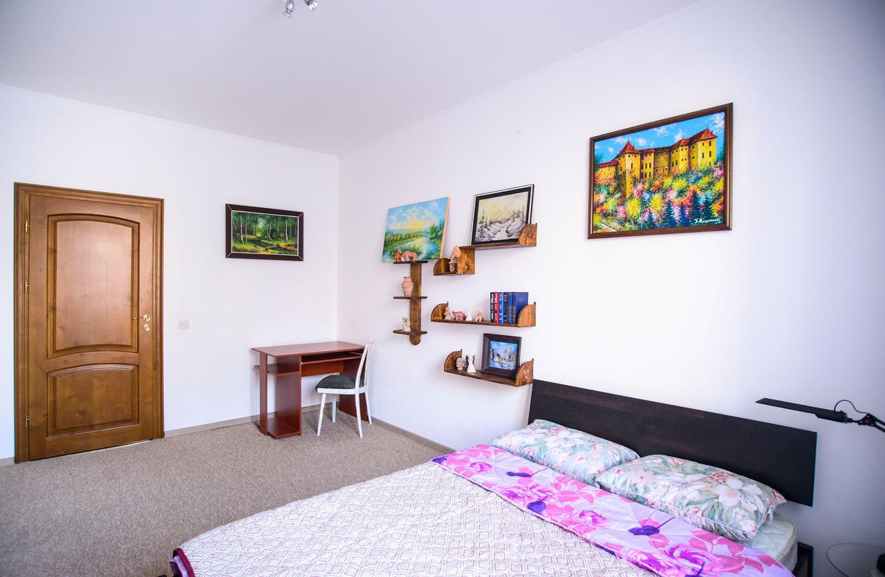 Art-House Apartment Uzhhorod Exterior photo